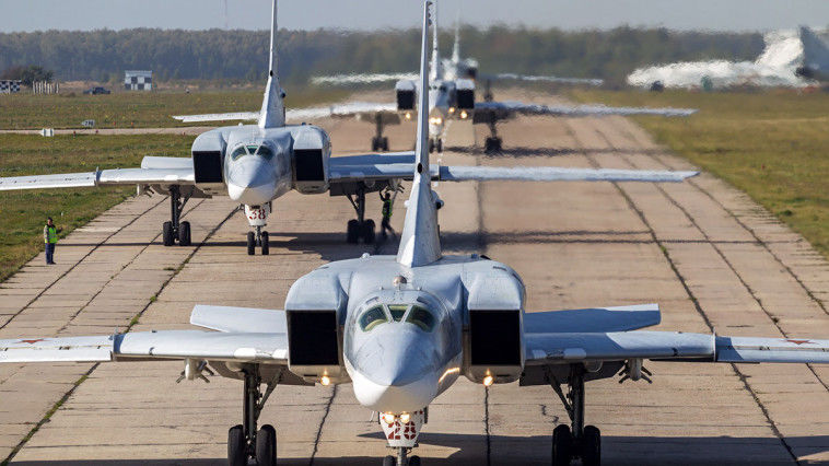 Șase bombardiere strategice Tu-22M3 ale Forțelor Aeriene ruse au lovit diferite ținte în apropiere de orașul sirian Deir ez-Zor. Foto: Wikiwand