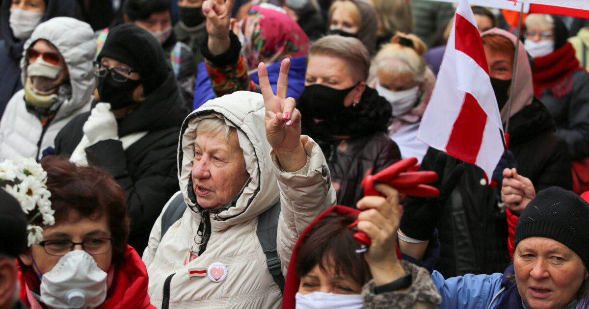 Жителя Беларуси оштрафовали за лозунг «Наша семья против насилия».