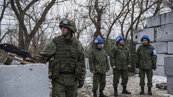 На Украине заявили о готовности соблюдать перемирие в Донбассе.