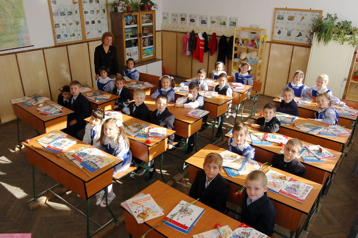 Zeci de copii din clasa I vor studia în săli învechite