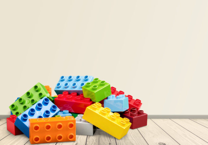Mii de CV-uri pentru un job de constructor de lego în UK. Salariul pentru acest post. Foto: iStock