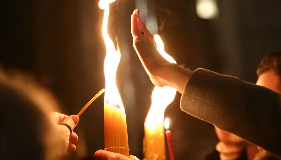 Благодатный огонь доставят в Молдову сегодня вечером.