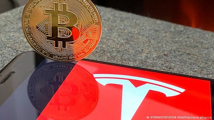 Tesla приостановила использование биткоина для приобретения автомобилей.