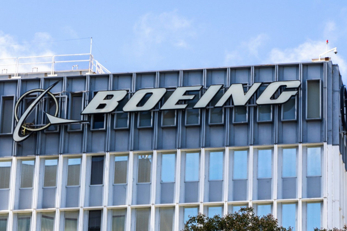 Lucrătorii Boeing au respins oferta salarială finală a companiei.