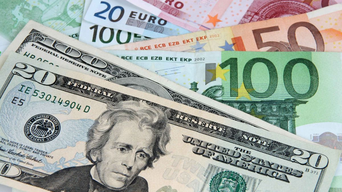 Pe parcursul acestui an leul moldovenesc a înregistrat fluctuații semnificative în raport cu euro și dolar.