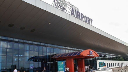 Ceața a perturbat traficul de pe Aeroportul Internațional Chișinău. Cinci curse aeriene sunt operate astăzi cu întârzieri din cauza condițiilor meteorologice nefavorabile.