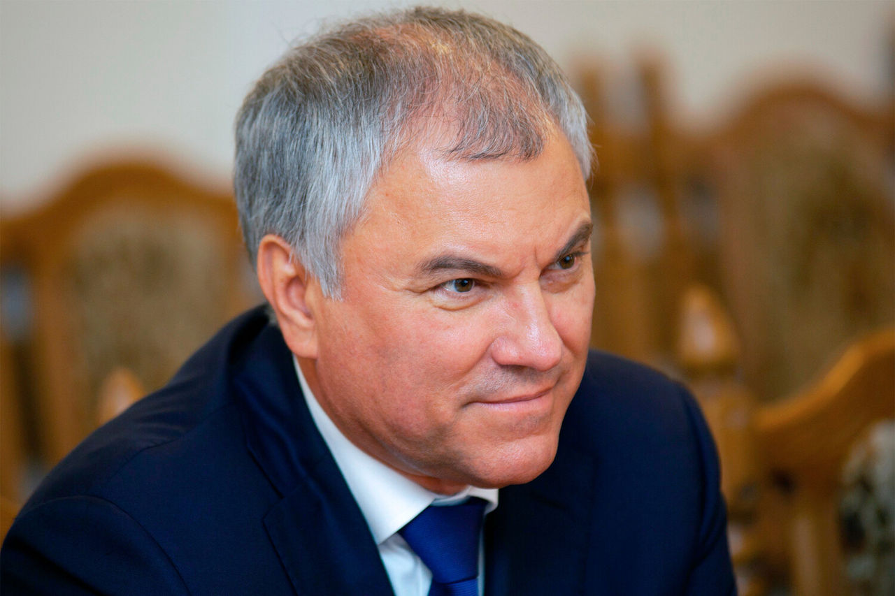 Володин: Следует обсудить службу в армии для госслужащих и депутатов РФ.
