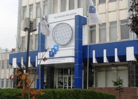 Televiziunea publică Moldova 1 respinge acuzațiile liderului Partidului Comuniștilor Vladimir Voronin.