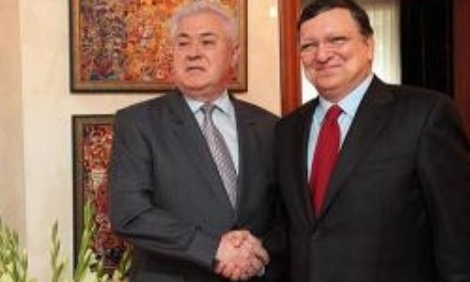 Liderul comuniștilor moldoveni, Vladimir Voronin a avut, joi, o întrevedere cu preşedintele Comisiei Europene, Jose Manuel Barroso.