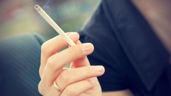 Mamele cu copii mici nu vor mai putea să cumpere ţigări.