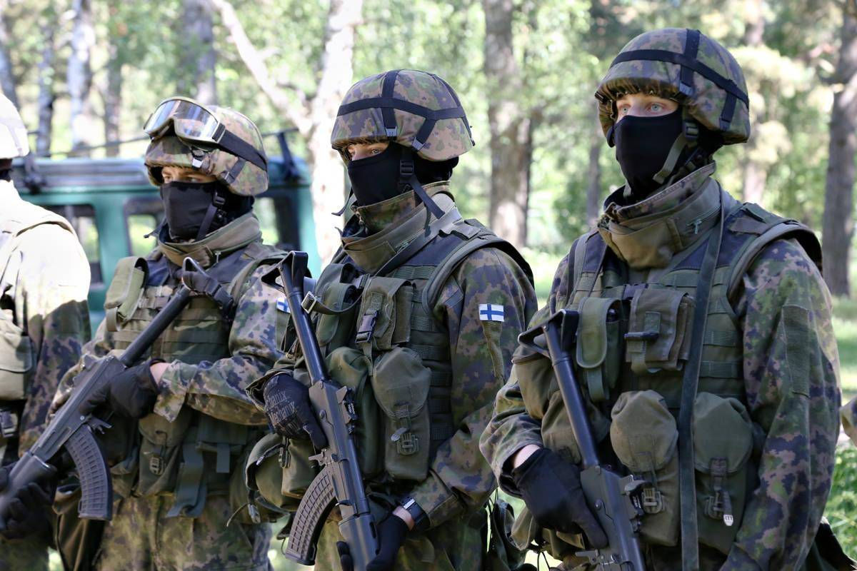 Финляндия обсуждает размещение войск НАТО в кризисных ситуациях.