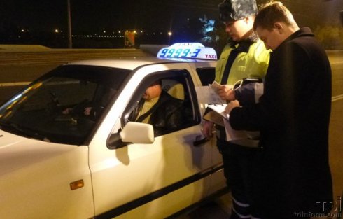 Возраст легковых автомобилей "такси" ограничат 25 годами.