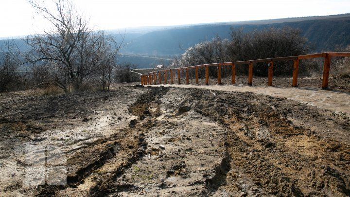 Полицейские выяснили, кто разгромил смотровую площадку в Старом Оргееве.