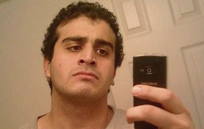 Убийцу неоднократно видели выпивавшим в клубе Pulse, где он устроил кровавую бойню.