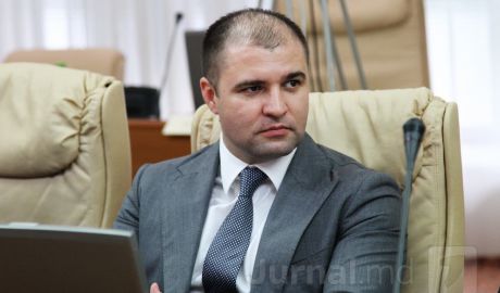 Чеботарь признал, что фирма, которая арендовала аэропорт, не выполнила свои обязательства.