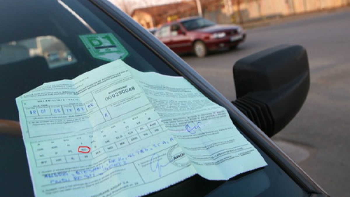 Șoferii moldoveni nu vor mai putea cumpăra asigurări Carte Verde.