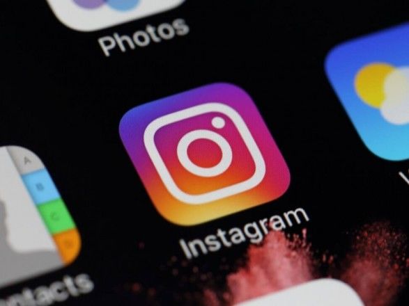 Соцсеть Instagram запускает функцию, которая позволит пользователям сообщать о сомнительном контенте.
