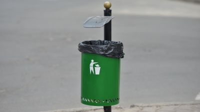 По подсчетам мэрии, в столице следует установить еще около тысячи мусорных урн. Фото: publika.md