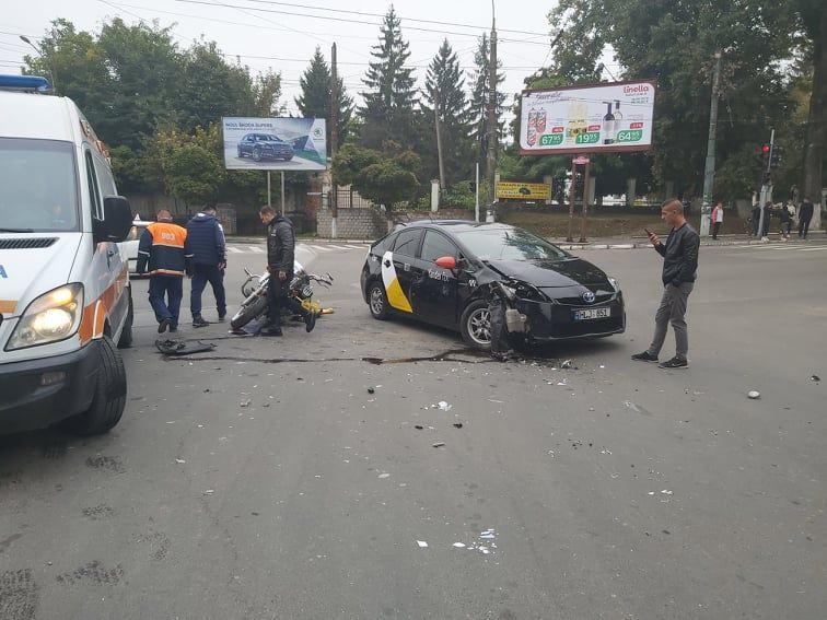На Буюканах произошла авария с участием мотоциклиста.