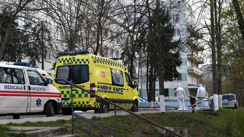 Еще один врач скончался в Молдове от осложнений коронавируса.