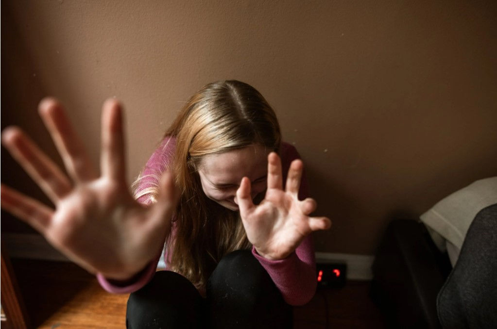 O moldoveancă și-a impus nepoata în Italia să simuleze schizofrenia timp de șapte ani pentru a primi ajutoare.