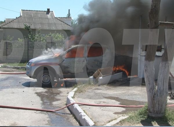 O masina a pompierilor a explodat si a ars aproape in totalitate. Foto: protv.md