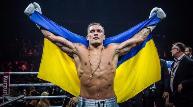Украинский боксер Усик попросил произносить его имя по-русски.