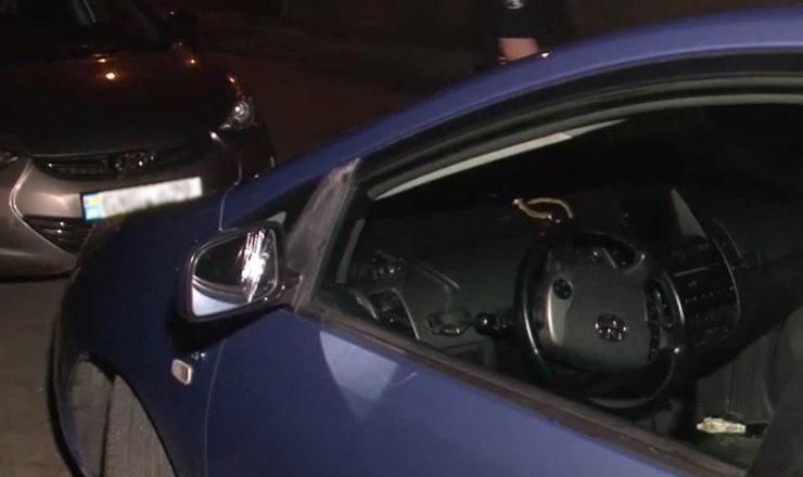 Собранные на месте происшествия гильзы, пистолет и патроны отправили на экспертизу.