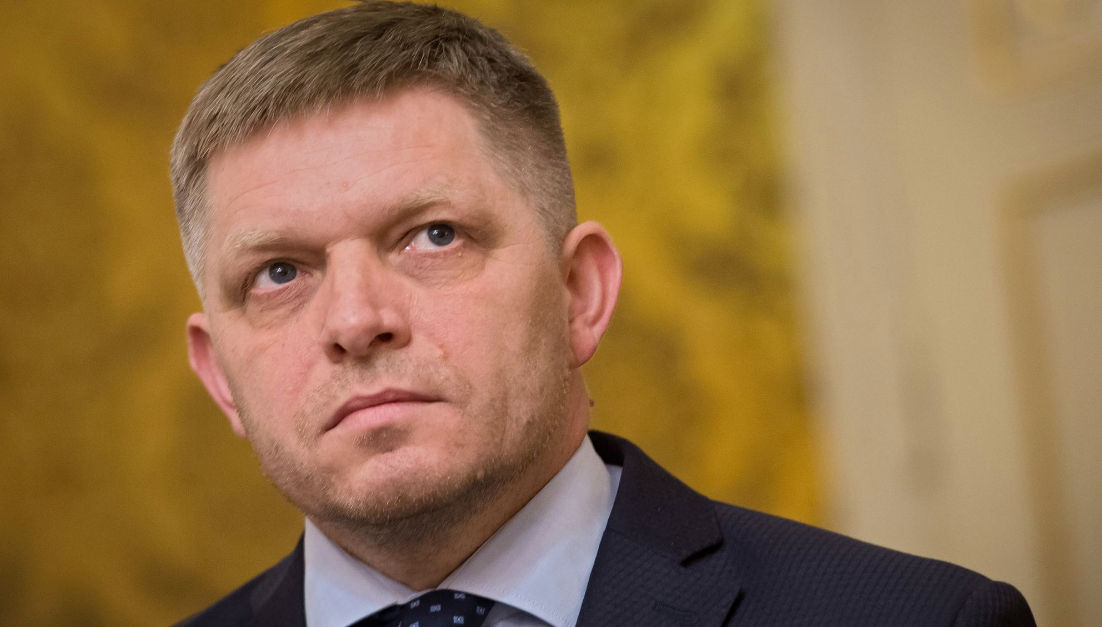 В Словакии говорят, что Фицо идет на поправку, но она продлится "чрезвычайно долго".