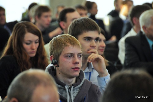 Agenţii economici ar fi interesaţi să investească în instruirea viitorilor angajaţi ca să capete abilităţile necesare şi să fie şi mai productivi.