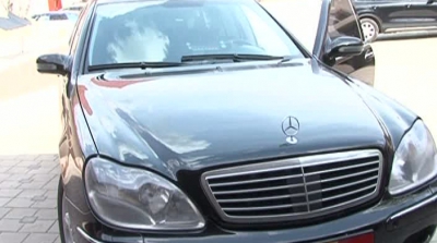 Automobilele sunt folosite de legislatorii de rând, doar pentru a merge la întâlniri cu alegătorii.