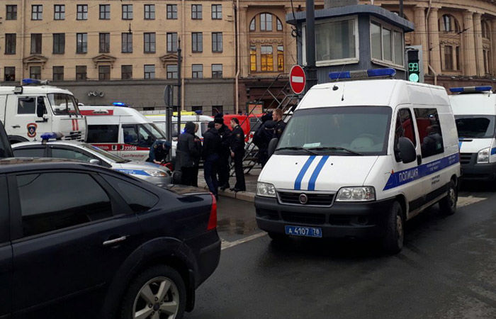 Сообщения о втором взрыве в метро Петербурга не подтвердились.