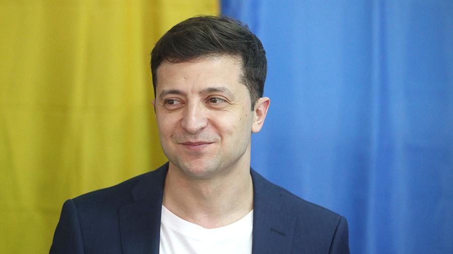 ЦИК Украины 30 апреля официально признал Зеленского победителем президентских выборов. 