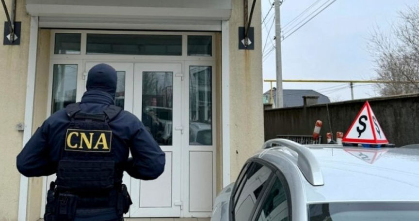 В Кишиневе и Комрате прошли обыски по делу о выдаче водительских удостоверений.