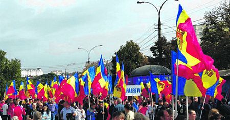 Мирные протесты в Кишиневе могут закончиться штурмом резиденции.