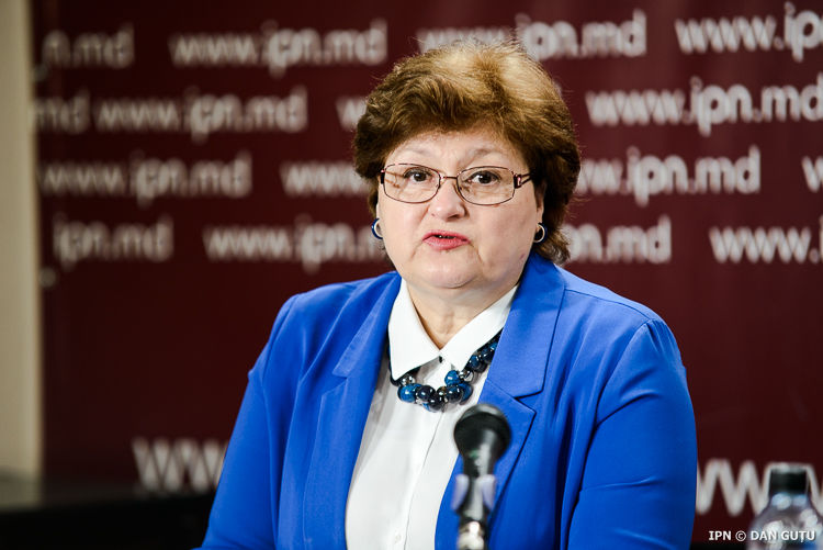 Майя Бэнэреску может временно исполнять должность народного адвоката.