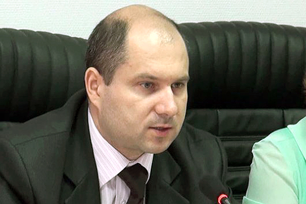 Directorul general al Agenţiei Naţionale pentru Reglementare în Energetică, Victor Parlicov, a fost eliberat din funcţie.