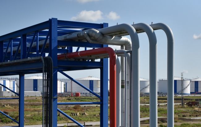 Нидерланды запретили местным компаниям платить рублями за газ РФ.