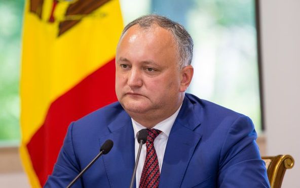 Dodon este dispus să se întâlnească cu Iohannis şi cu Poroşenko. 