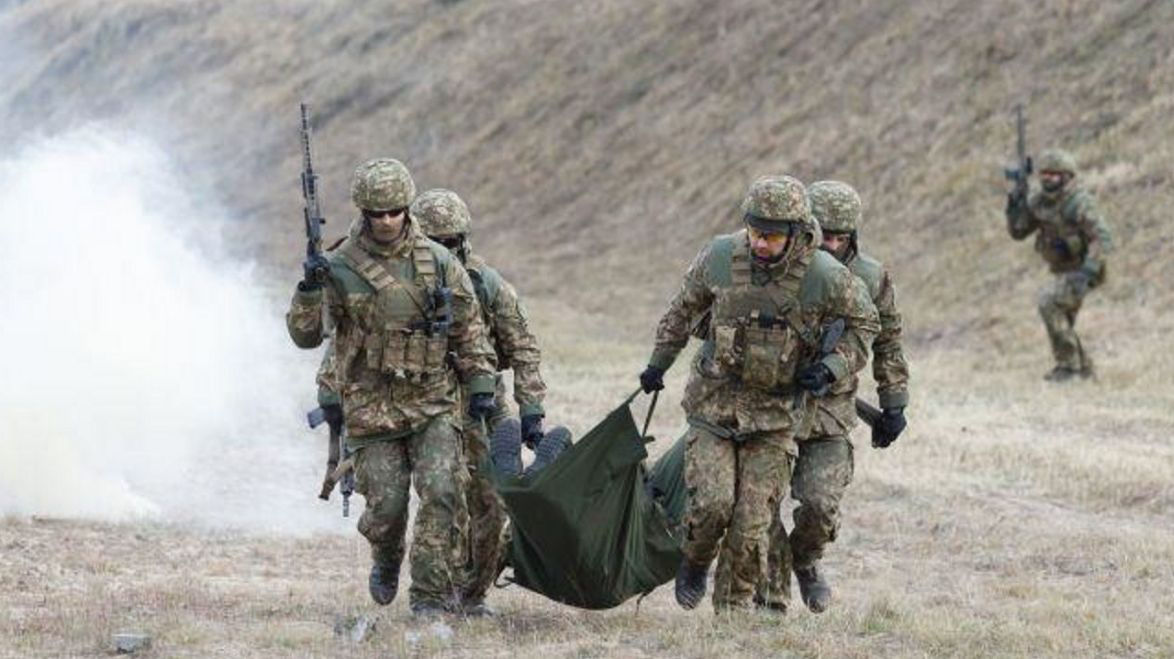 Украина передает тела погибших военных России.