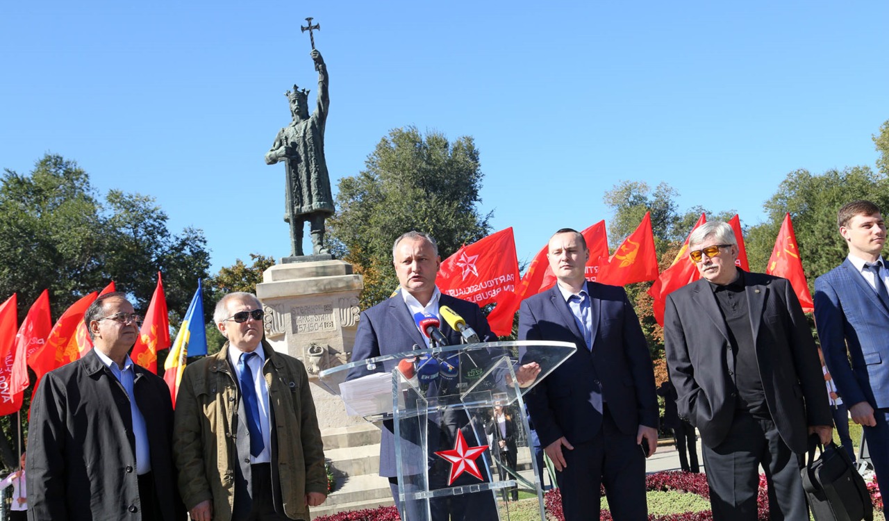 Dodon, unioniștii ar fi devenit în ultimul timp agresiv, de unde se impune și necesitatea interzicerii lor.
