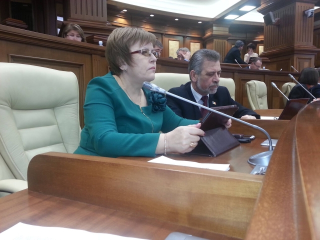 Deputatul PLDM, Maria Ciobanu, sustine ideea de a impiedica accesul jurnalistilor in sala de sedinte a Parlamentului.