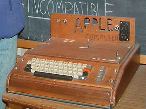 Bloomberg: прототип компьютера Apple 1976 года выставили на аукционе за $278 тыс.