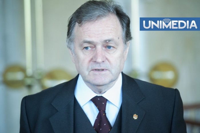 Potrivit sursei, o umbră mare asupra gestionării corecte în ziua alegerilor o aruncă blocarea registrului elecrtonic.