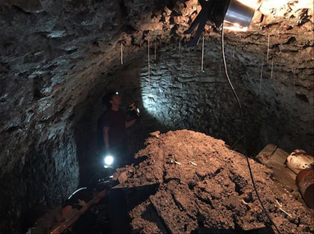 Британец нашел под своим домом 120-летний туннель.