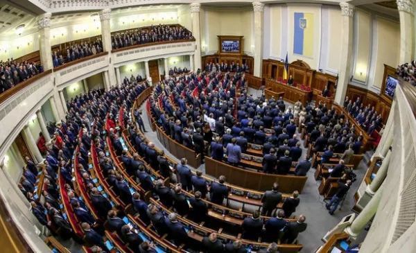 20 февраля 2015 года Генпрокуратура сообщила, что Чечетов подозревается в совершении преступления в связи с голосованием в Верховной раде