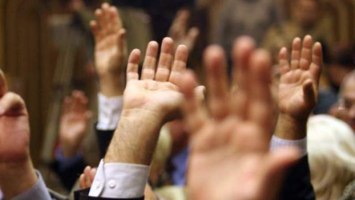  Deputaţii din Parlamentul Republicii Moldova vor ieşi în curând în vacanţă. 