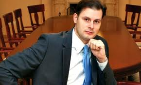 O altă părere este că deputatul Chiril Lucinschi este persoana de încredere a Moscovei în Moldova