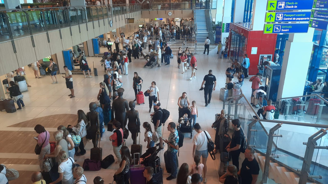 Poliția de Frontieră: Pe rețelele de socializare sunt distribuite fotografii și videoclipuri neactuale din aeroport.