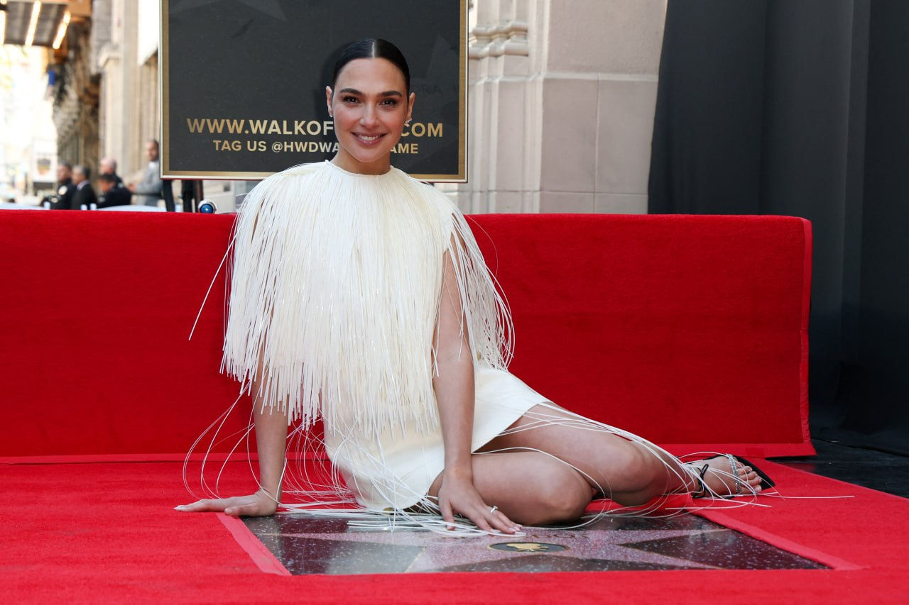 Actrița Gal Gadot a primit o stea pe Aleea Celebrităților de la Hollywood.